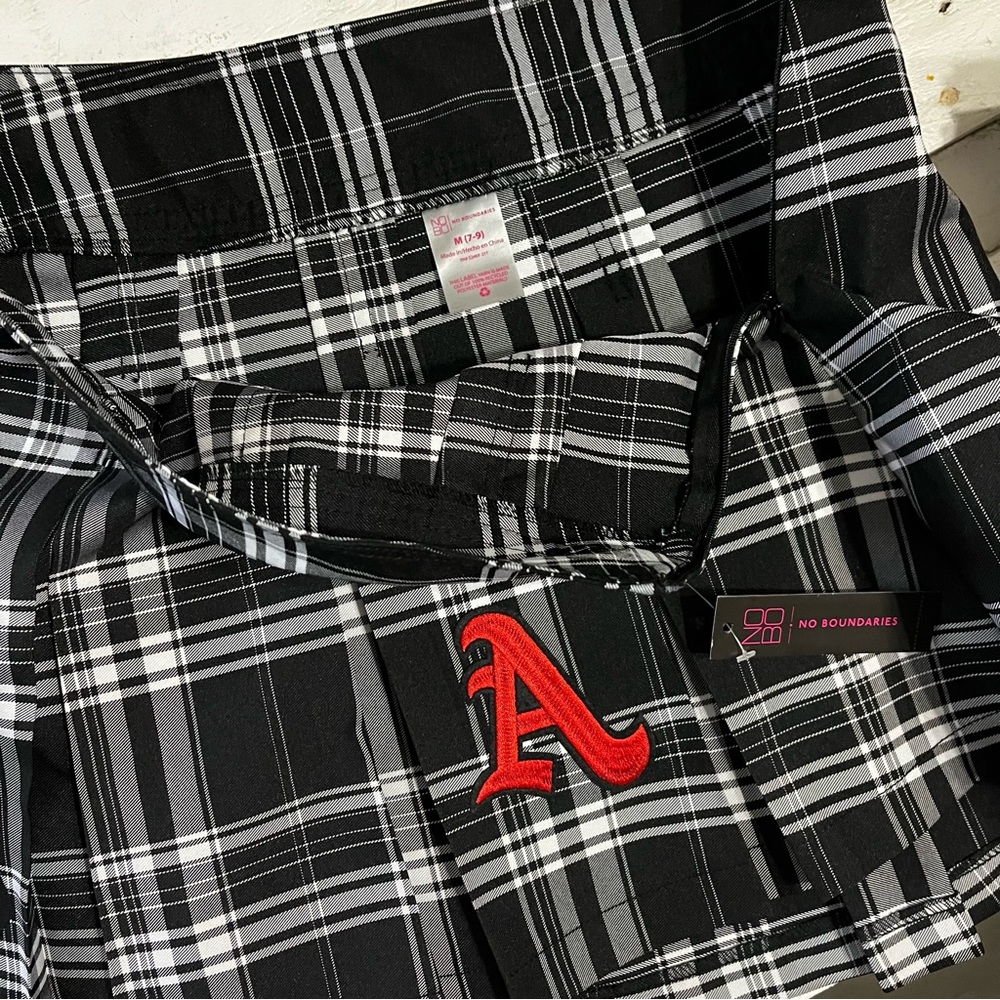 VARSITY Black & White Plaid Mini Skirt Juniors Size Medium (7-9) - Picture 4 of 5
